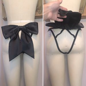 NWT Victoria’s Secret Cage Panty with Bow
